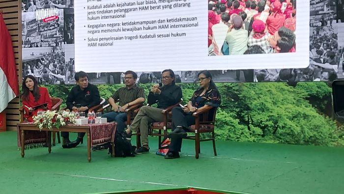 diskusi-bertajuk-kudatuli-arus-bawah-vs-hukum-alat-kekuasaan.jpg