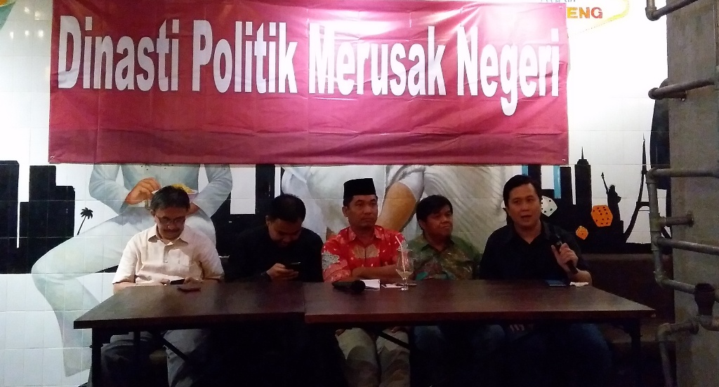 diskusi-politik-di_20160918_181326.jpg