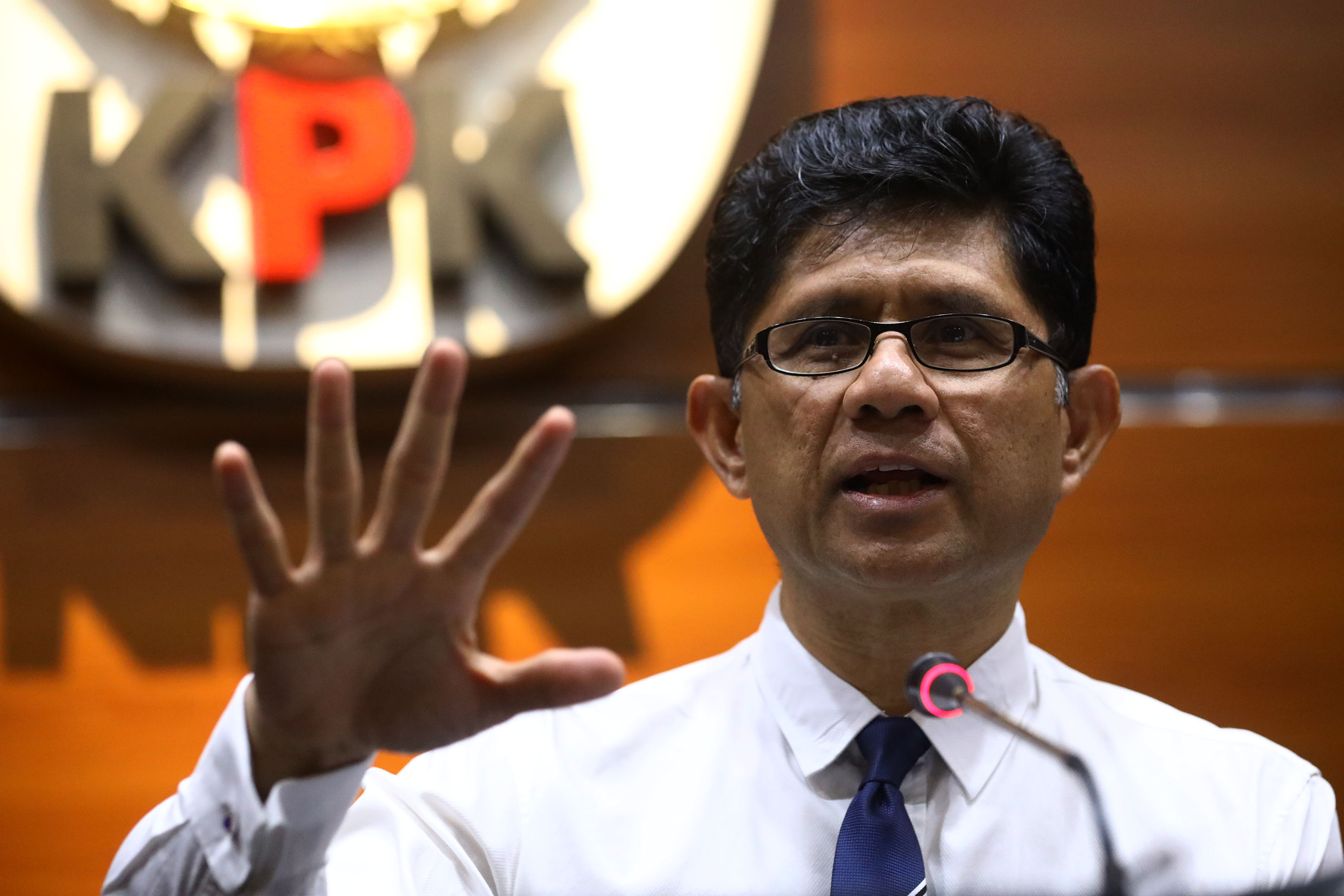 diskusi-terkait-revisi-uu-kpk_20190919_232625.jpg