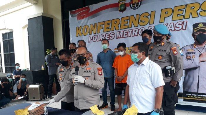 ditenggelamkan-ke-kali-ulu-bekasi.jpg