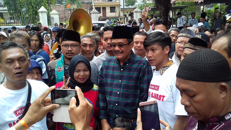 Djarot Syaiful Hidayat tak Henti-hentinya Menjalin Silahturahmi dengan Warga