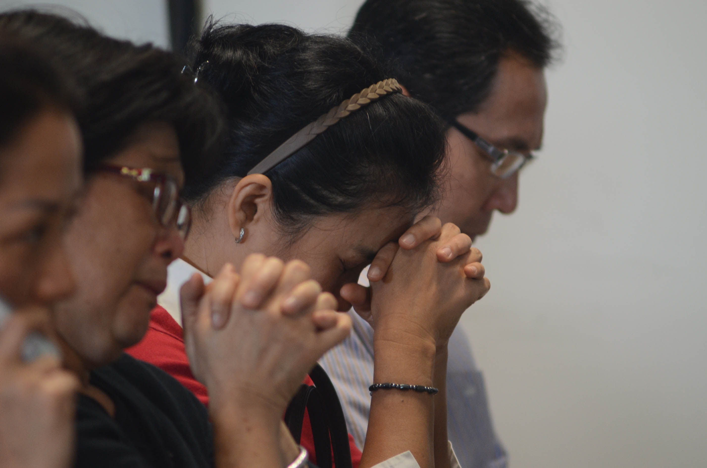 doa-bersama-keluarga-korban-airasia-qz8501_20141229_175032.jpg