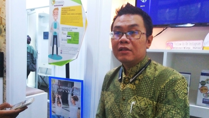 dokter-ahli-vaksin-dan-spesialis-penyakit-dalam-dr-kristoforus-hendra-djaya-sppd_20171226_160010.jpg