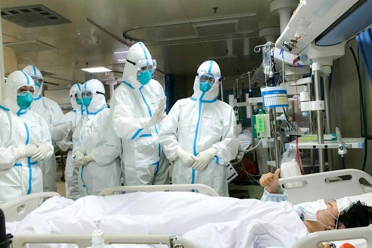 dokter-tangani-korban-virus-corona1.jpg