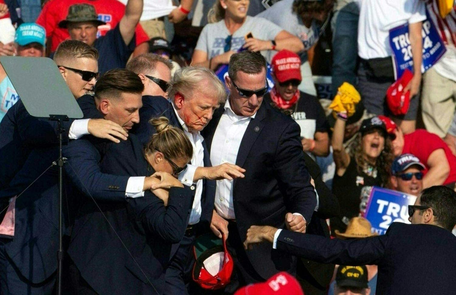 donald-trump-ditembak-saat-kampanye-pilpres-as-2024_20240714_222814.jpg