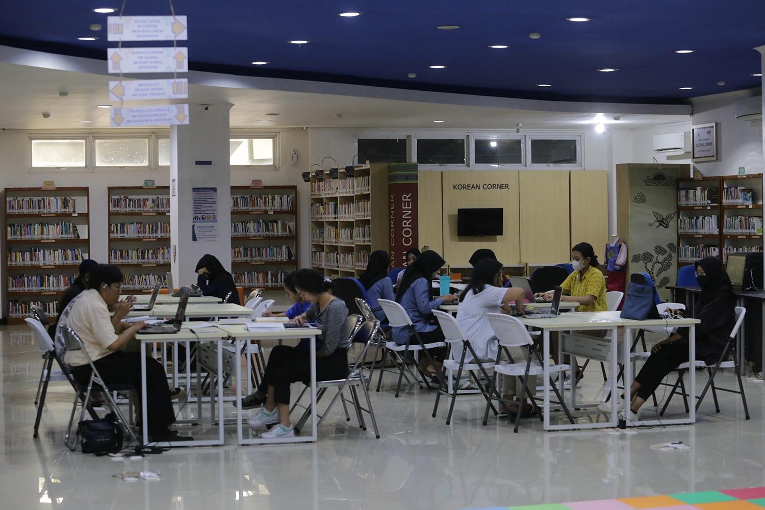 dongkrak-ipm-pemkot-surabaya-sediakan-berbagai-layanan-literasi.jpg