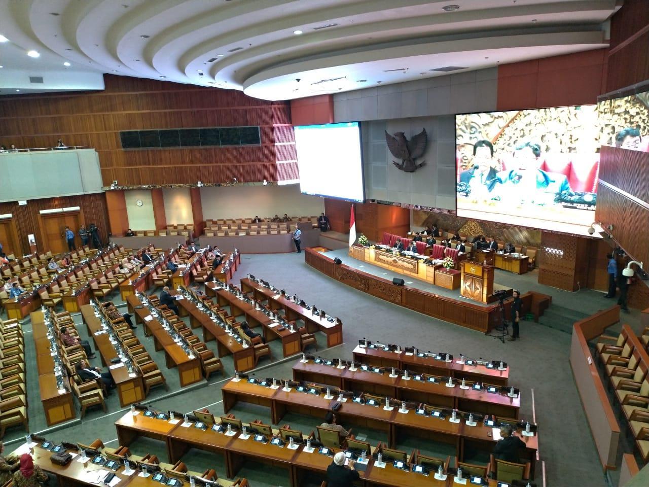 dpr-ri-menggelar-rap.jpg