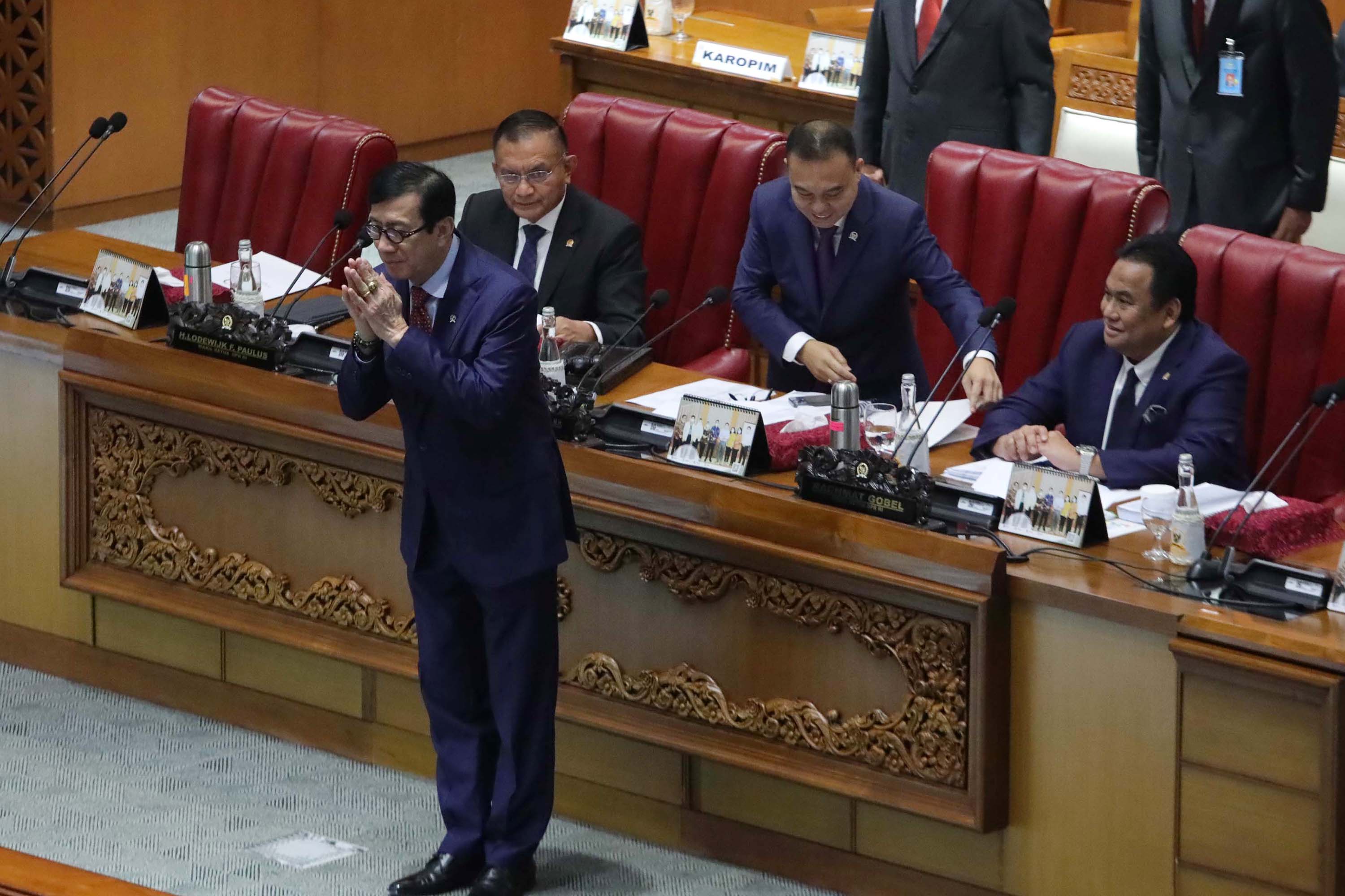 dpr-sahkan-rkuhp-menjadi-uu_20221206_210750.jpg