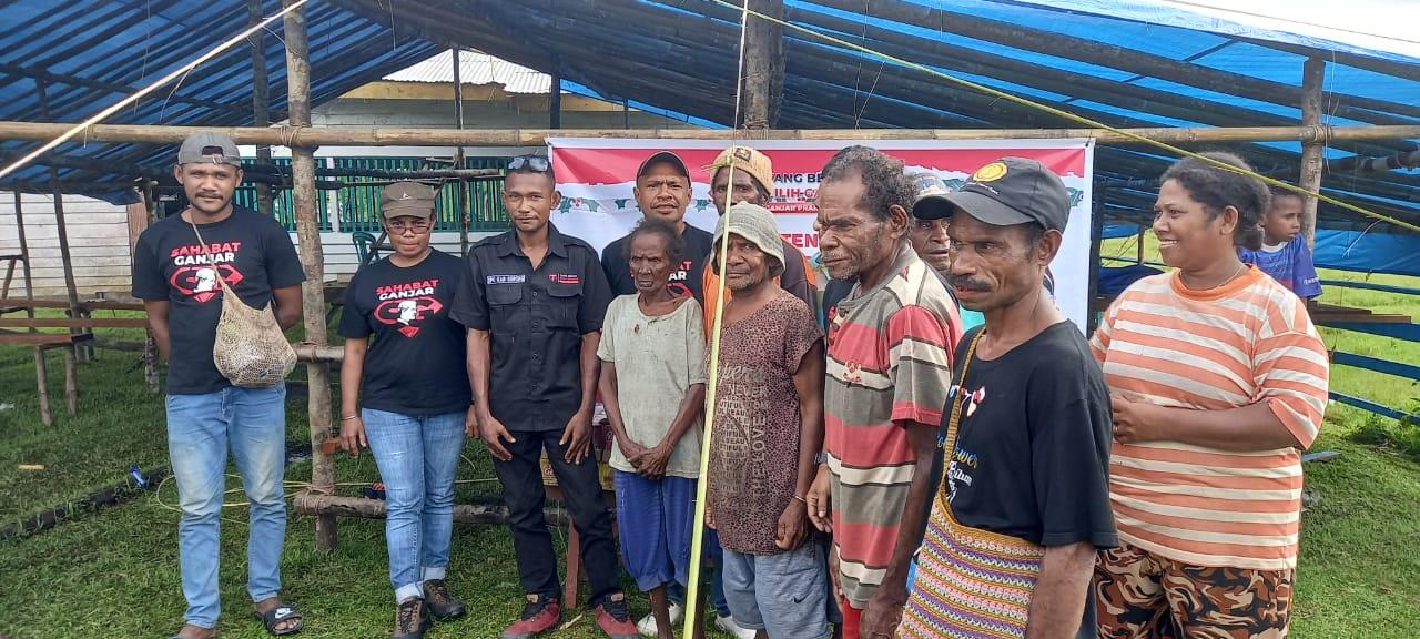 dpw-sahabat-ganjar-papua-barat-menggelar-bakti-sosial.jpg