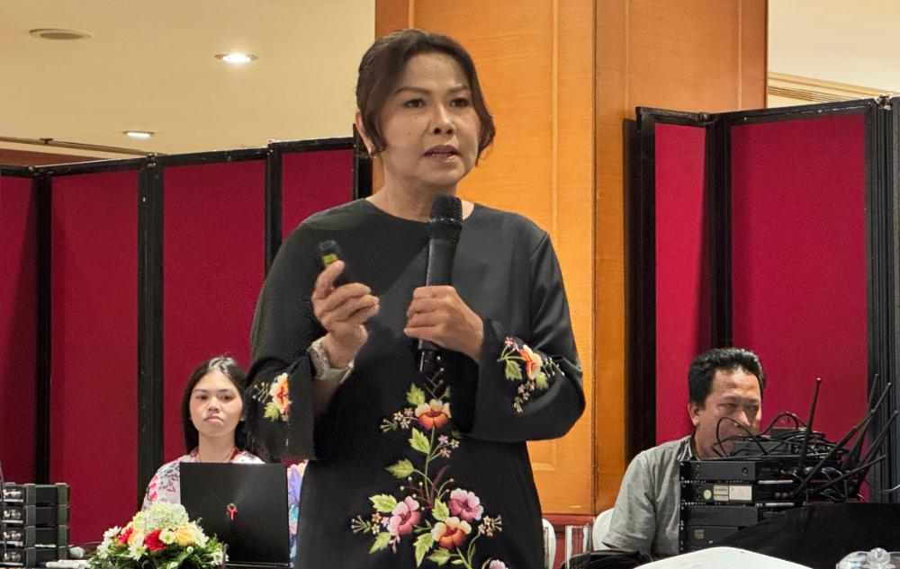 dr-Theresia-CT.jpg