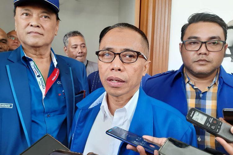 dradjad-wibowo-di-sekretariat-dpp-pan-sabtu-822020.jpg