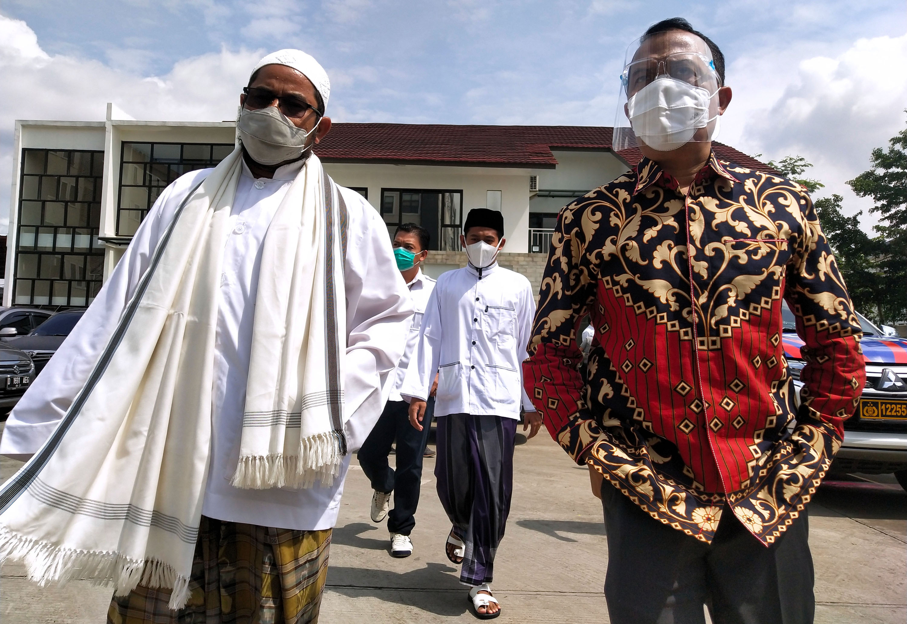 dua-anggota-fpi-diperiksa-polda-jabar_20201216_235141.jpg