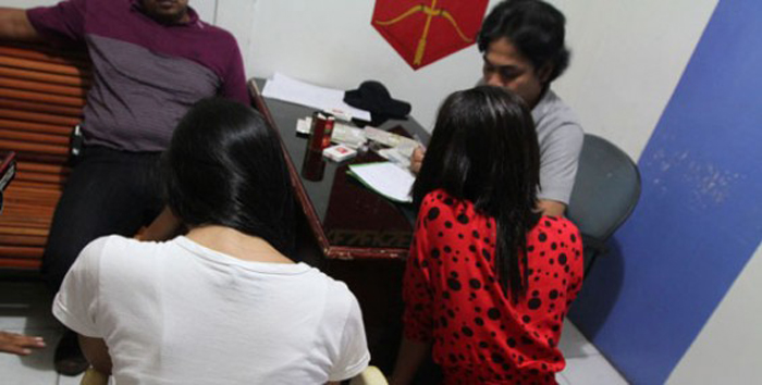 dua-orang-korban-dugaan-prostitusi-anak_20150516_044417.jpg