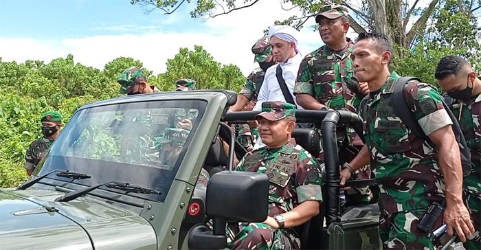 dudung-abdurachman-berkunjung-di-kebun-kasuari-green.jpg