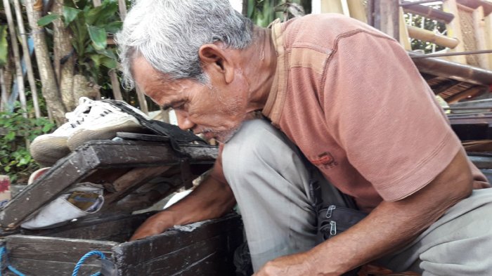 edi-tukang-sol-sepatu_20170619_195057.jpg