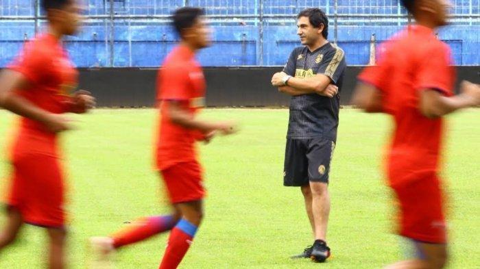 eduardo-almeida-memimpin-latihan-perdana-arema-fc.jpg