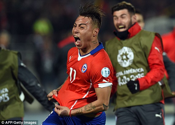 eduardo-vargas-chile-gol_20150630_080356.jpg