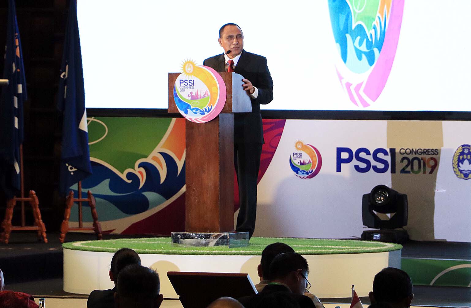 edy-rahmayadi-mundur-dari-ketua-umum-pssi_20190120_200656.jpg