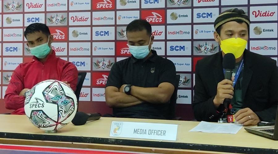 eko-purjianto-saat-konferensi-pers-usai-menang-2-0.jpg