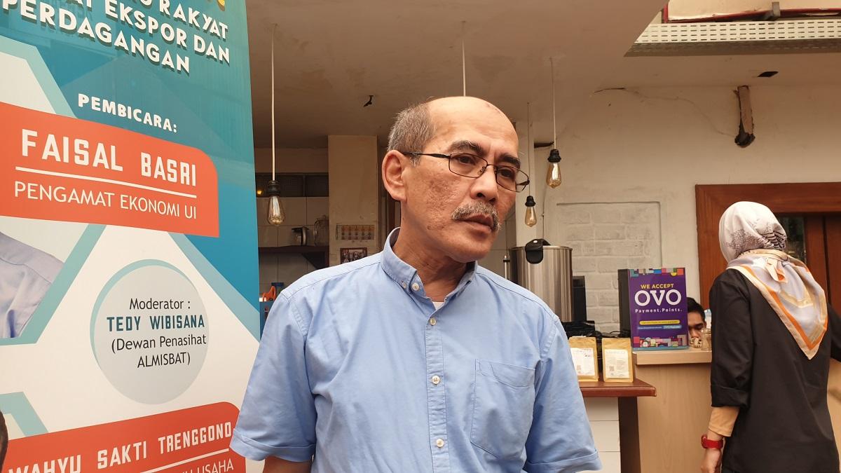 ekonom-indef-faisal-basri-dalam-diskusi-di-kedai-kopi-jakarta-rabu-1482019.jpg
