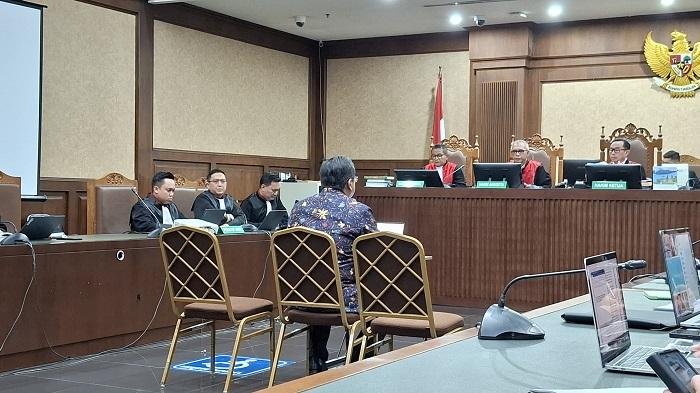 eks-ketua-bpk-bersaksi-di-sidanggg.jpg