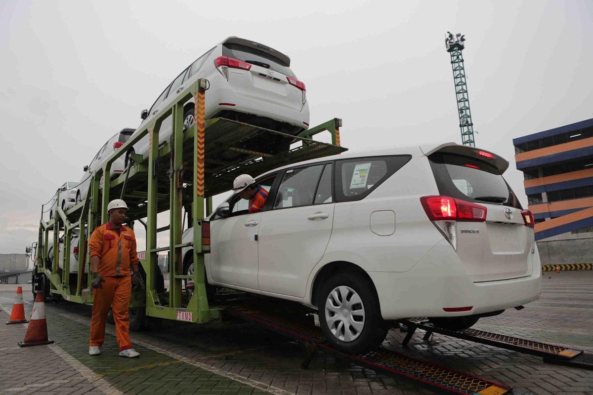 ekspor-toyota-innova.jpg