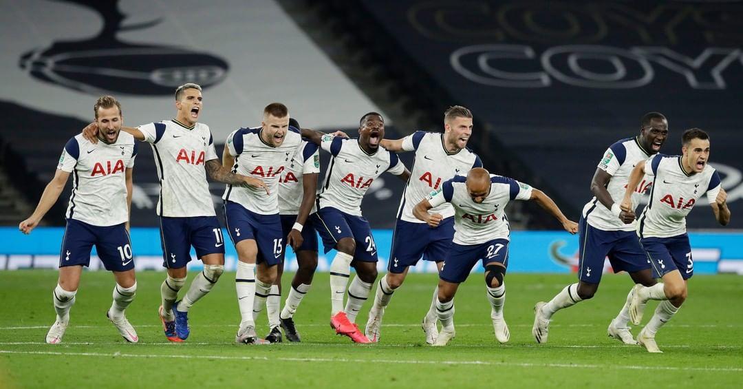 ekspresi-kegirangan-pemain-tottenham-hotspur-setelah-menyingkirkan-chelsea-lewat-adu-penalti.jpg