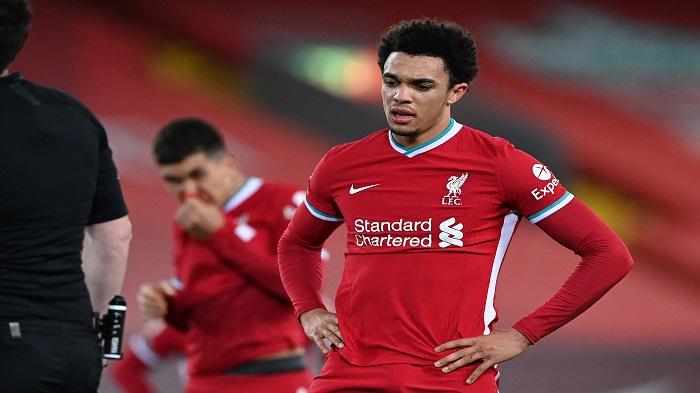 ekspresi-kekecewaan-trent-alexander-arnold-usai-liverpool-tumbang-dari-everton.jpg