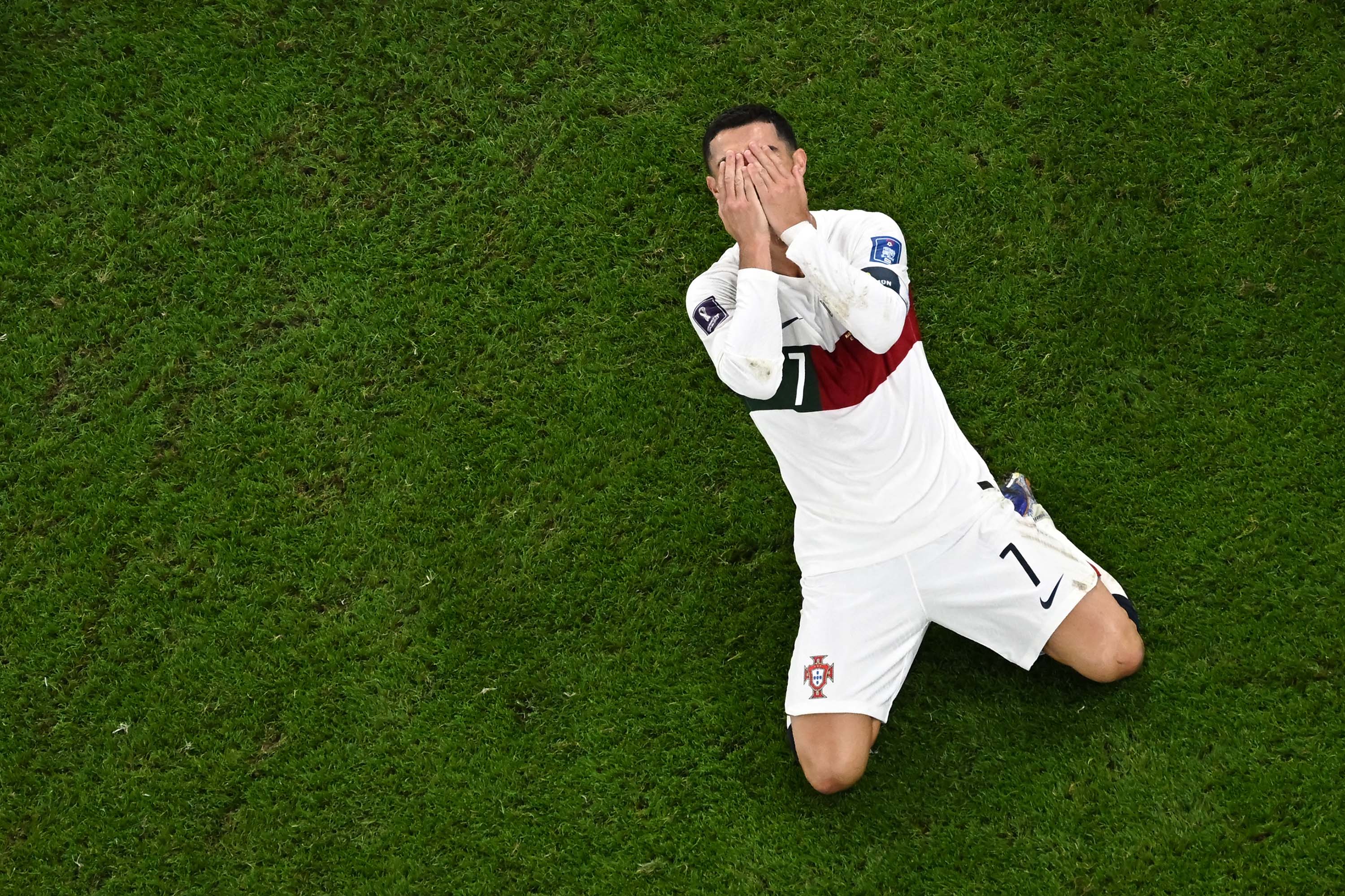 ekspresi-kemenangan-dan-sedihnya-kekalahan-di-piala-dunia-2022_20221212_122612.jpg