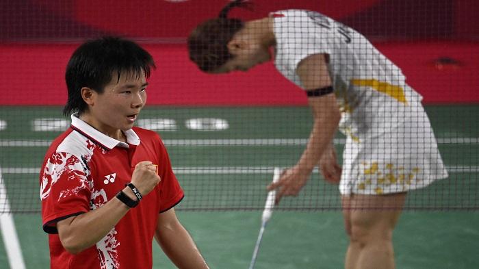ekspresi-kemenangan-he-bingjiao-singkirkan-nozomi-okuhara-di-olimpiade.jpg