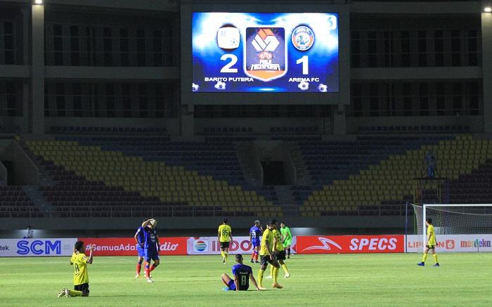 ekspresi-pemain-barito-putera-dan-arema-fc-usai-laga-kedua-piala-menpora-2021.jpg