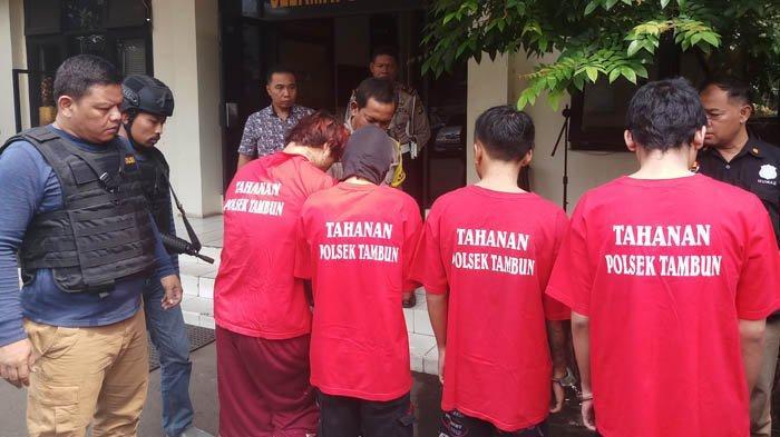 empat-anggota-komplotan-rampok-sadis-digiring-polsek-tambun.jpg
