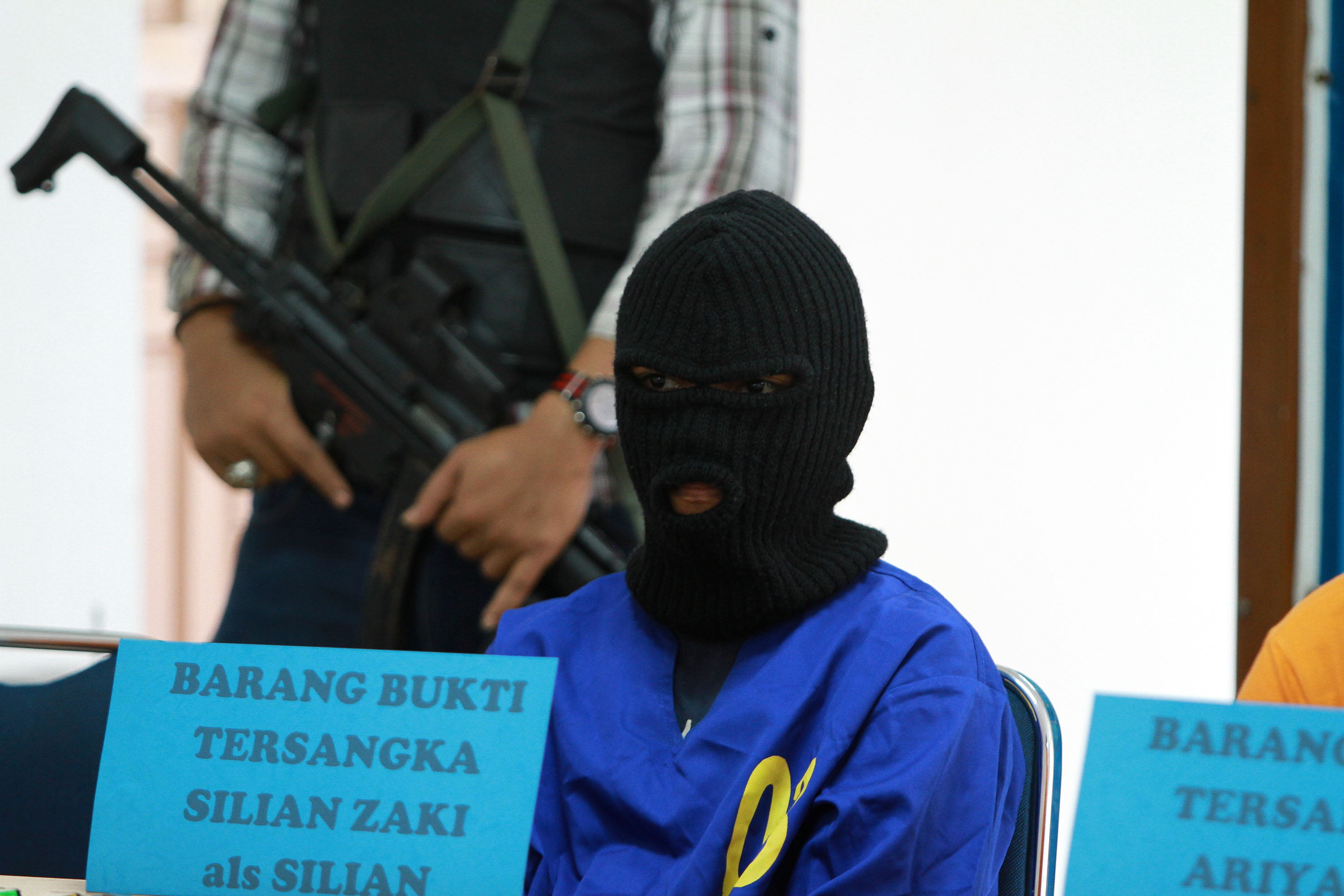 empat-bandar-narkotika-di-tangkap-bnnp-kalbar_20151202_135921.jpg