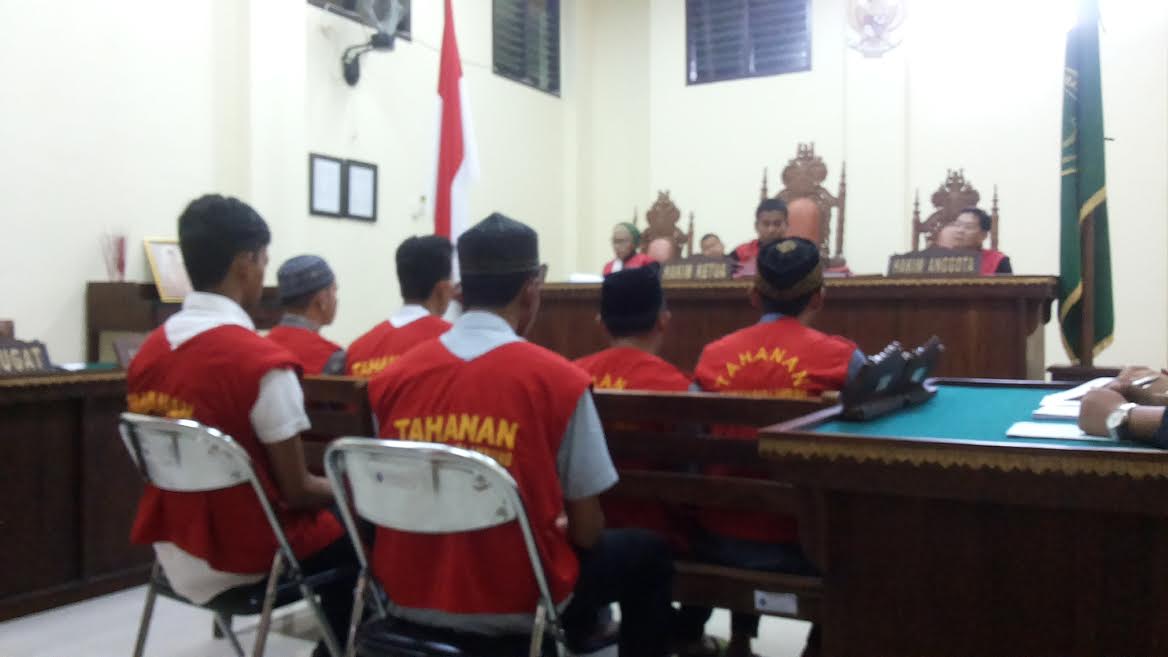 enam-mahasiswa-fisip-unila_20170123_204148.jpg