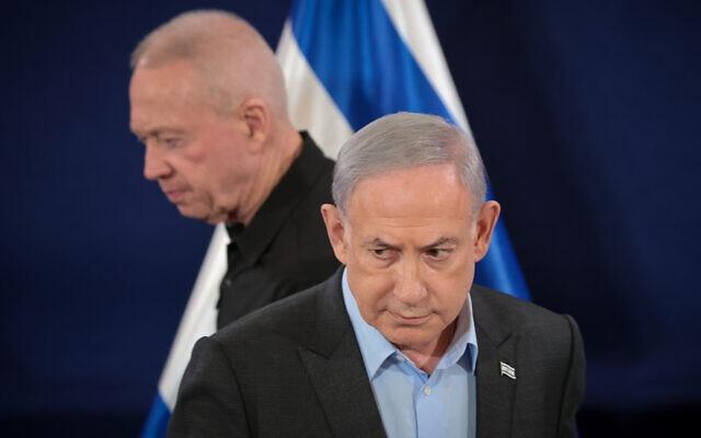 enjamin-Netanyahu-depan-dan-Menteri-Pertahanan-Yoav-Gallant-mengada.jpg
