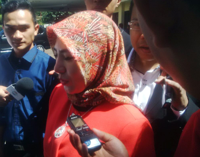 eri-rosatria-kuasa-hukum-dari-alex-usman-yo_20150503_140522.jpg