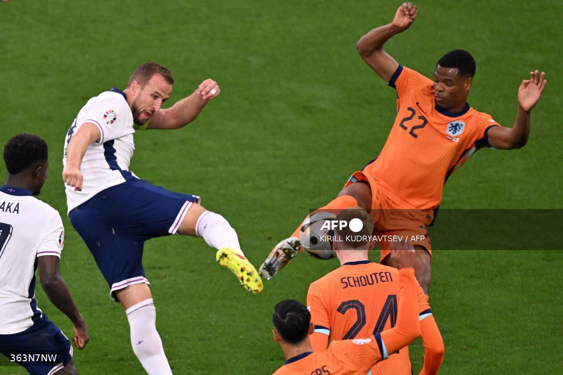 euro-2024-belanda-inggris-harry-kane-denzel-dumfries.jpg