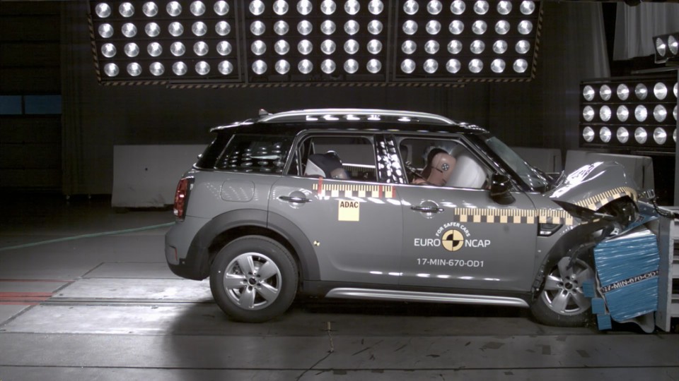 euro-ncap-mini-countryman_20170605_130512.jpg