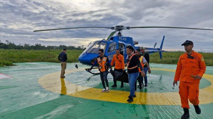 evakuasi-pendaki-wanita-tewas-di-puncak-Carstensz.jpg