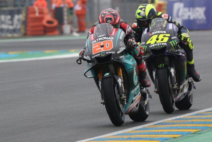 fabio-quartararo-berhasil-finis-di-depan-idolanya-valentino-rossi.jpg
