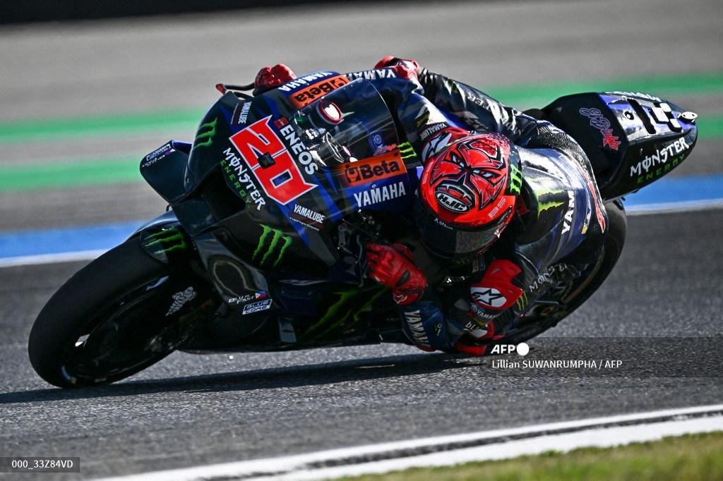Pembalap Monster Energy Yamaha asal Prancis Fabio Quartararo berkendara saat sesi latihan Grand Prix MotoGP Thailand di Sirkuit Internasional Buriram di Buriram pada 27 Oktober 2023.