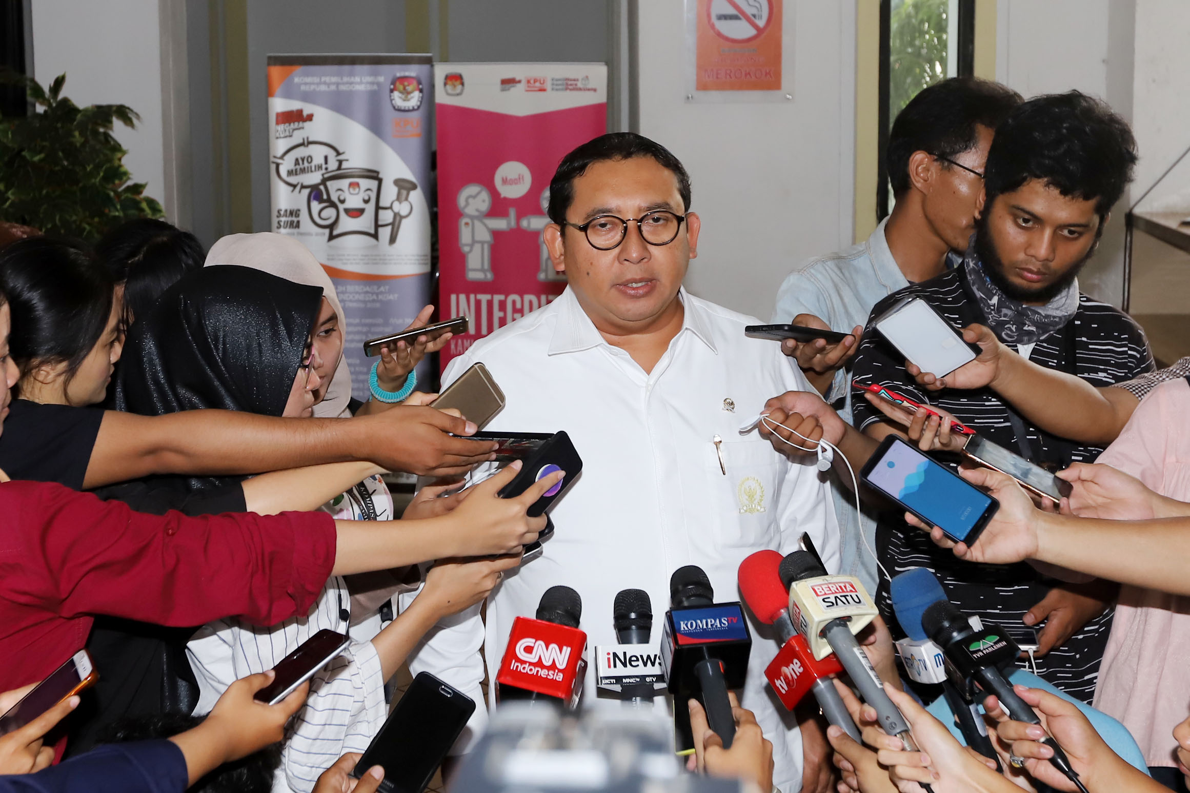 fadli-zon-kunjungi-kpu_20190503_202052.jpg