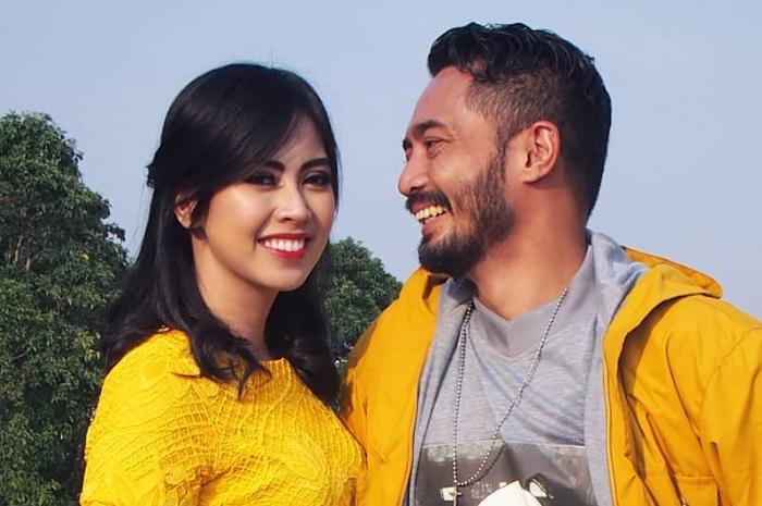 fakta-arfita-dwi-putri-istri-yama-carlos.jpg