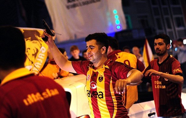 fans-galatasaray_20150528_151513.jpg