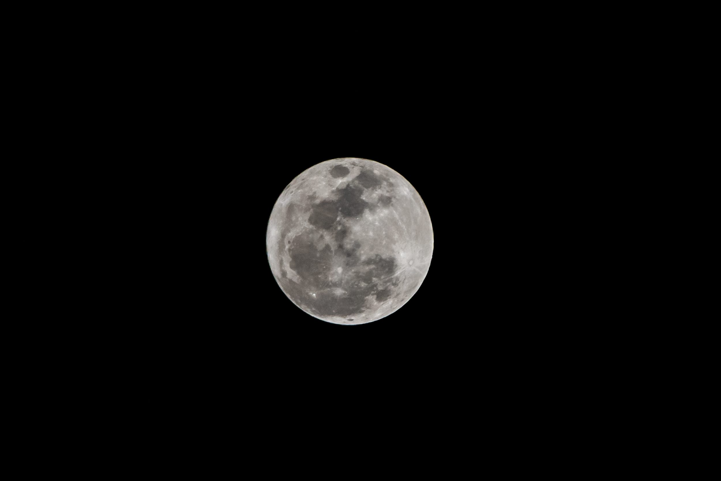 fenomena-supermoon-di-banda-aceh_20161116_125839.jpg