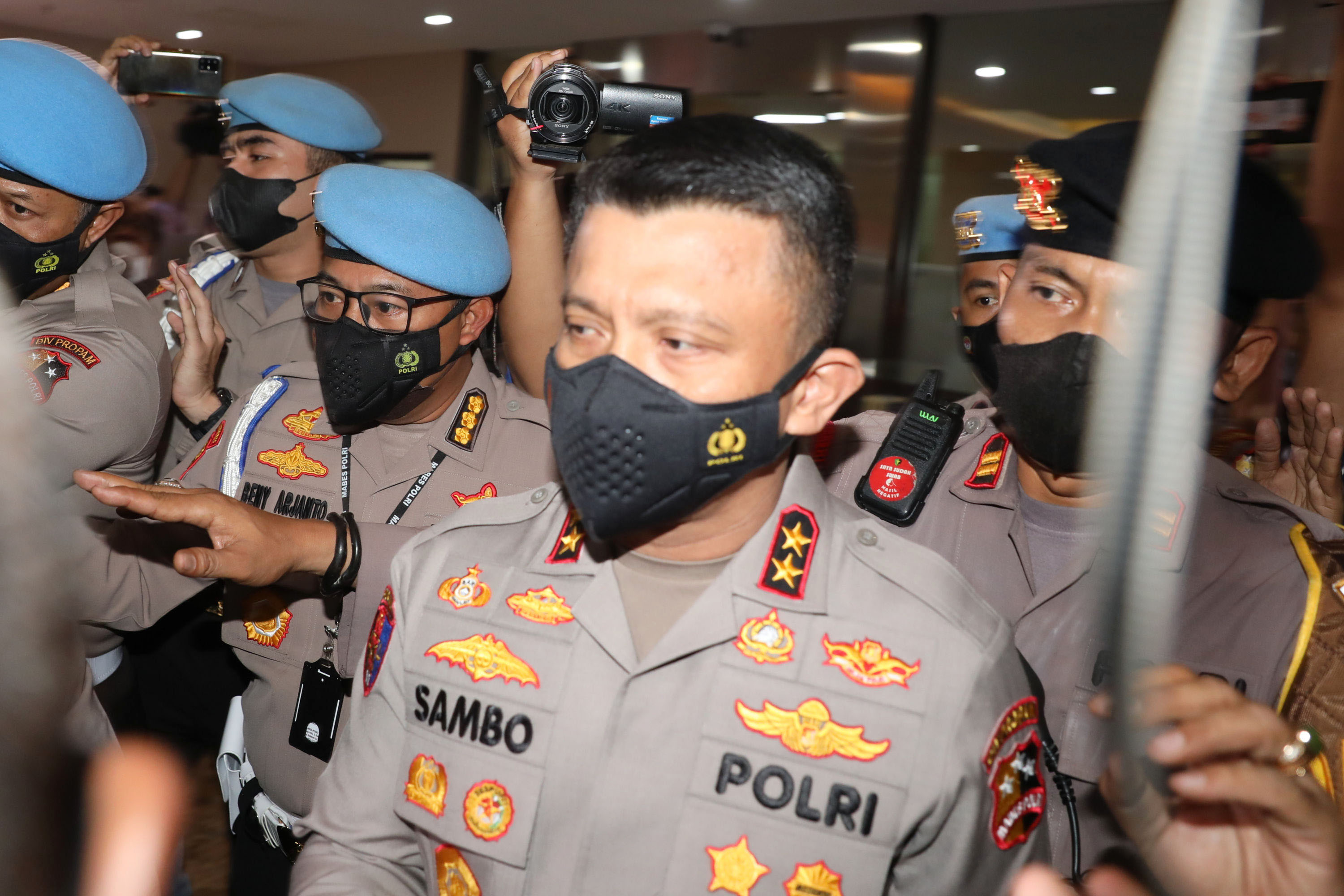 ferdy-sambo-jalani-pemeriksaan-di-bareskrim-polri_20220804_103405.jpg