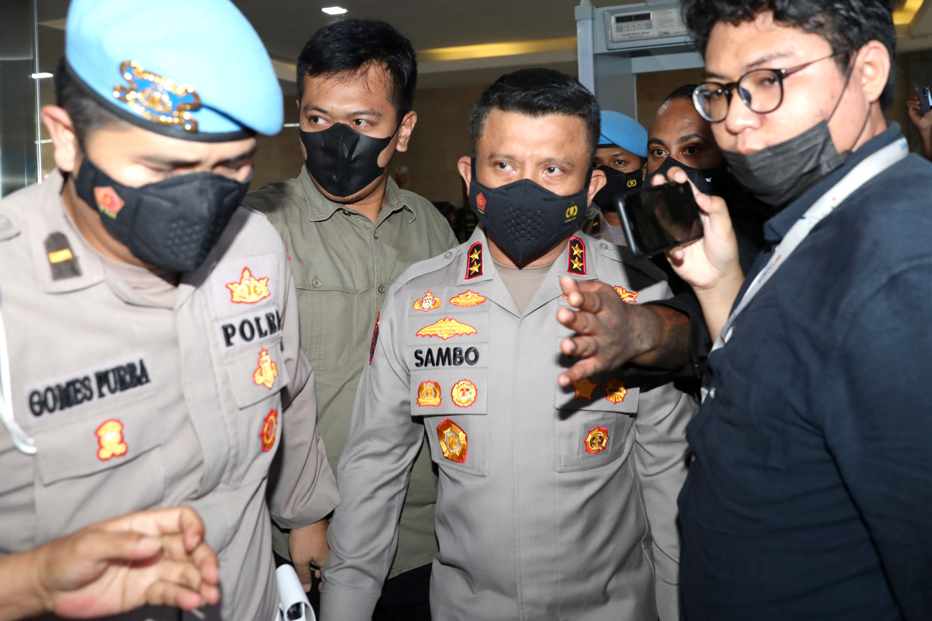 ferdy-sambo-jalani-pemeriksaan-di-bareskrim-polri_20220804_103642.jpg