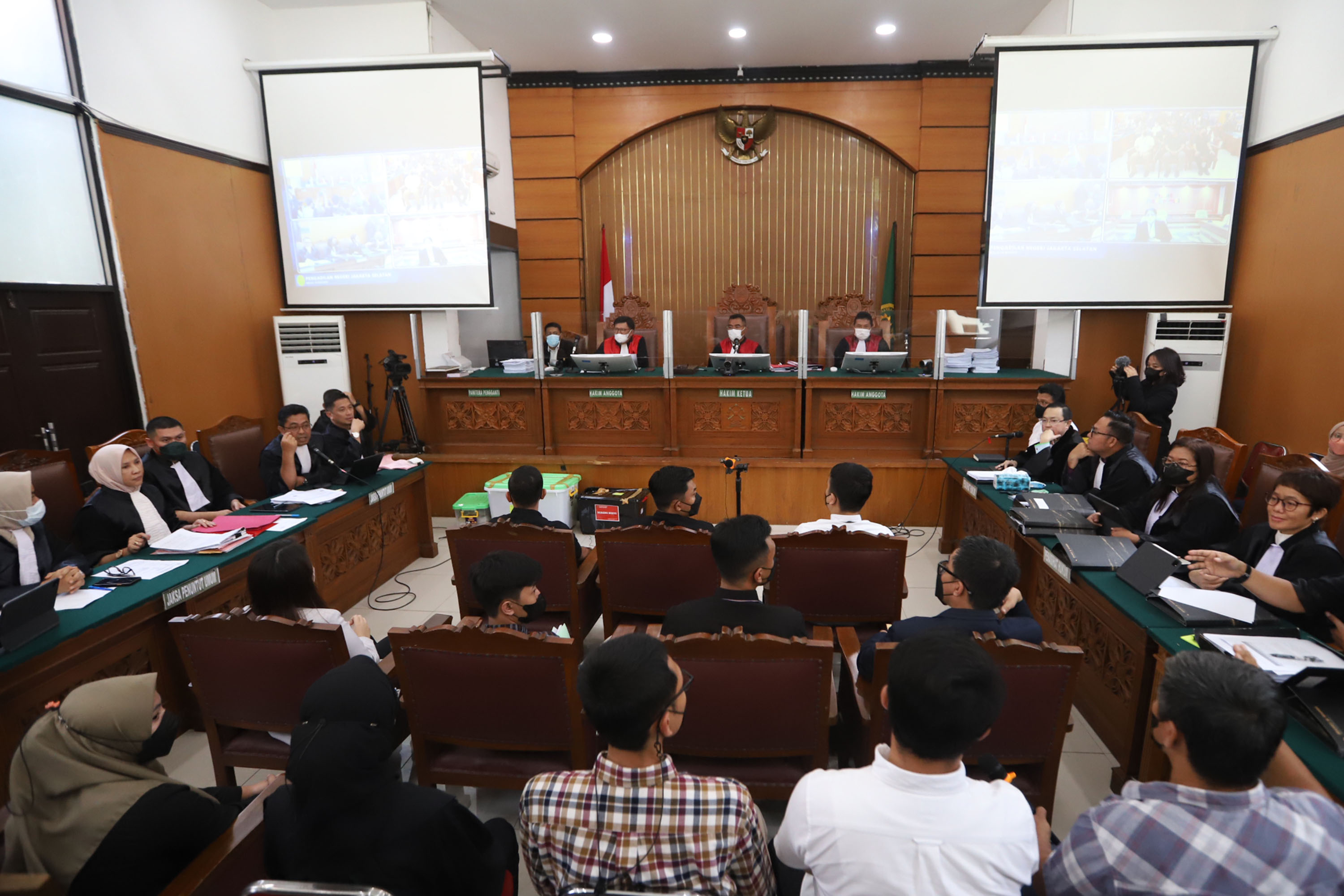 ferdy-sambo-jalani-sidang-lanjutan-kasus-pembunuhan-brigadir-j_20221122_160413.jpg