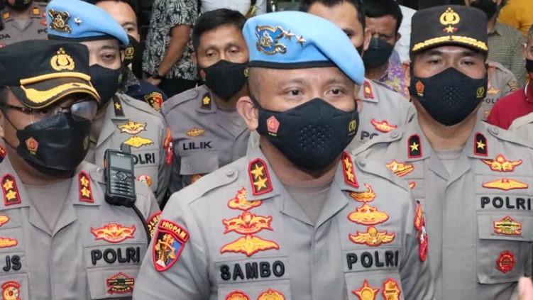 ferdy-sambo-saat-memberi-pengarahan-di-sela-kunjungannya.jpg
