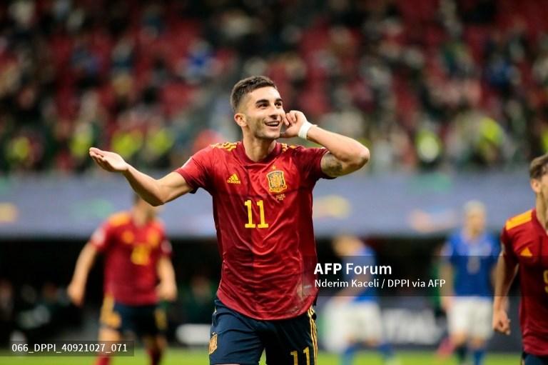ferran-torres-cetak-gol-kedua-ke-gawang-italia.jpg